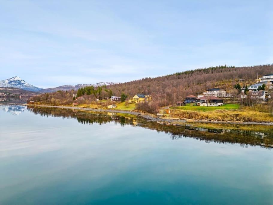 Hus Med Egen Strandlinje Tromsø Zewnętrze zdjęcie
