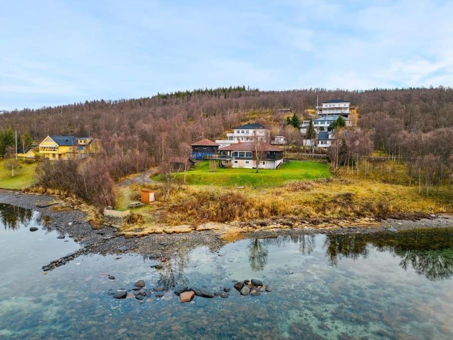 Hus Med Egen Strandlinje Tromsø Zewnętrze zdjęcie