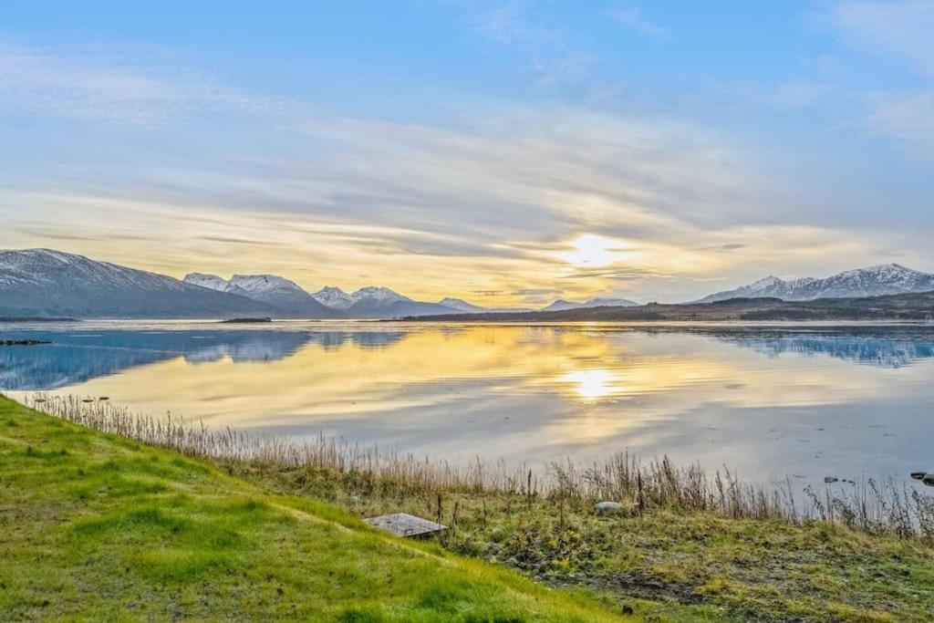 Hus Med Egen Strandlinje Tromsø Zewnętrze zdjęcie